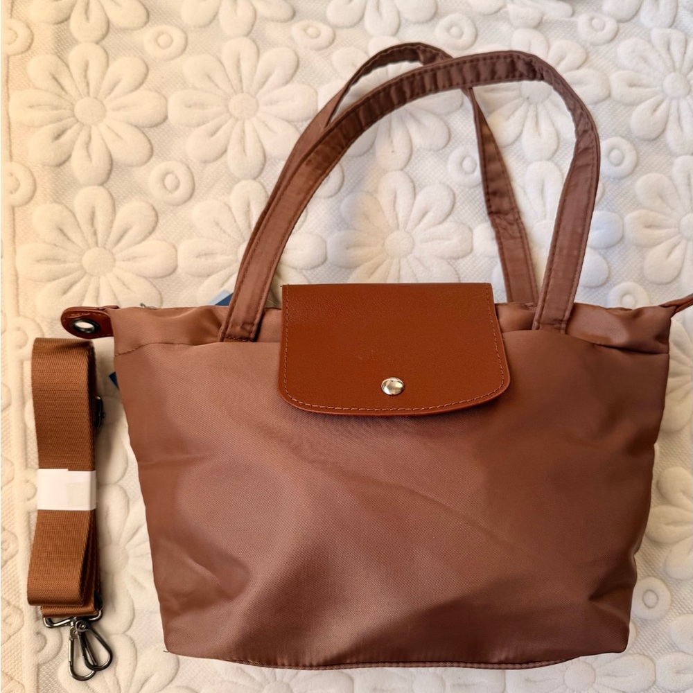 Lightweight Multi-Zip Medium Tote / Shoulder / Crossbody Bag